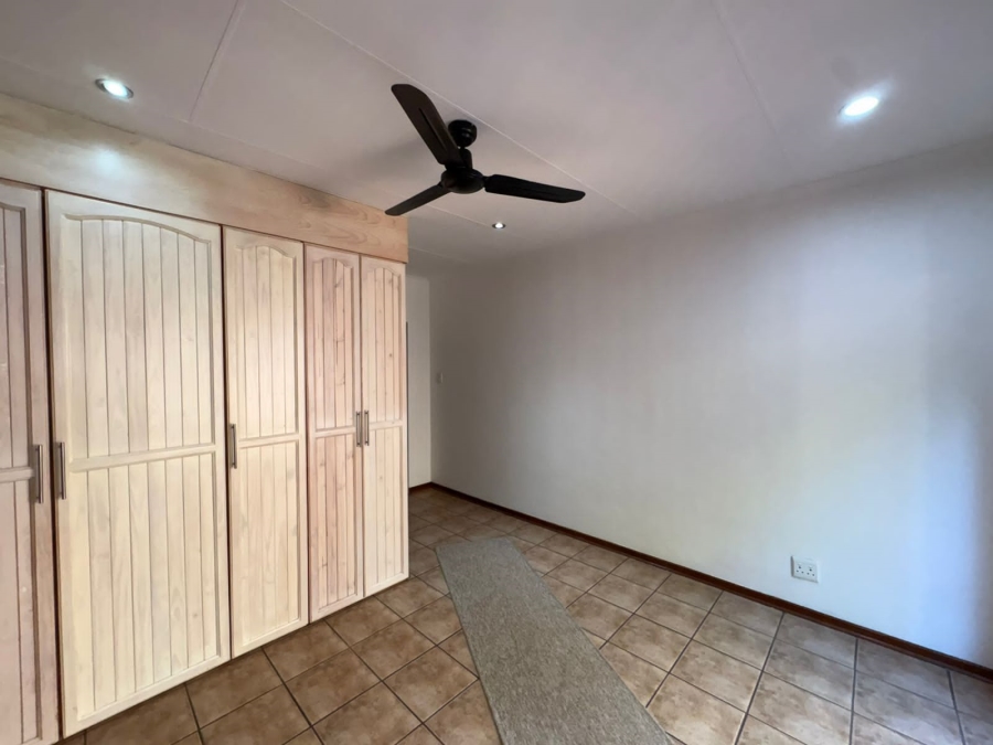 5 Bedroom Property for Sale in Safari Gardens North West
